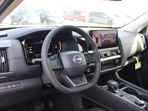 New 2026 Nissan Pathfinder SL image 12