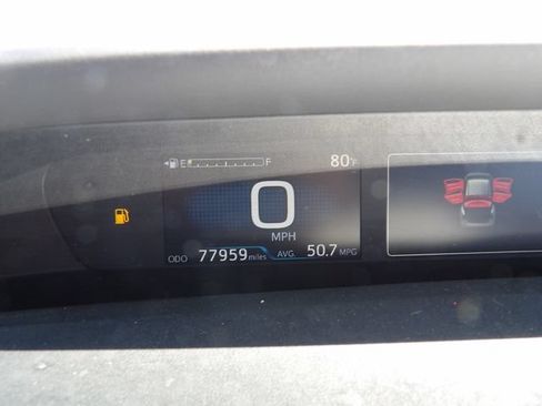 Used 2022 Toyota Prius XLE FWD image 28