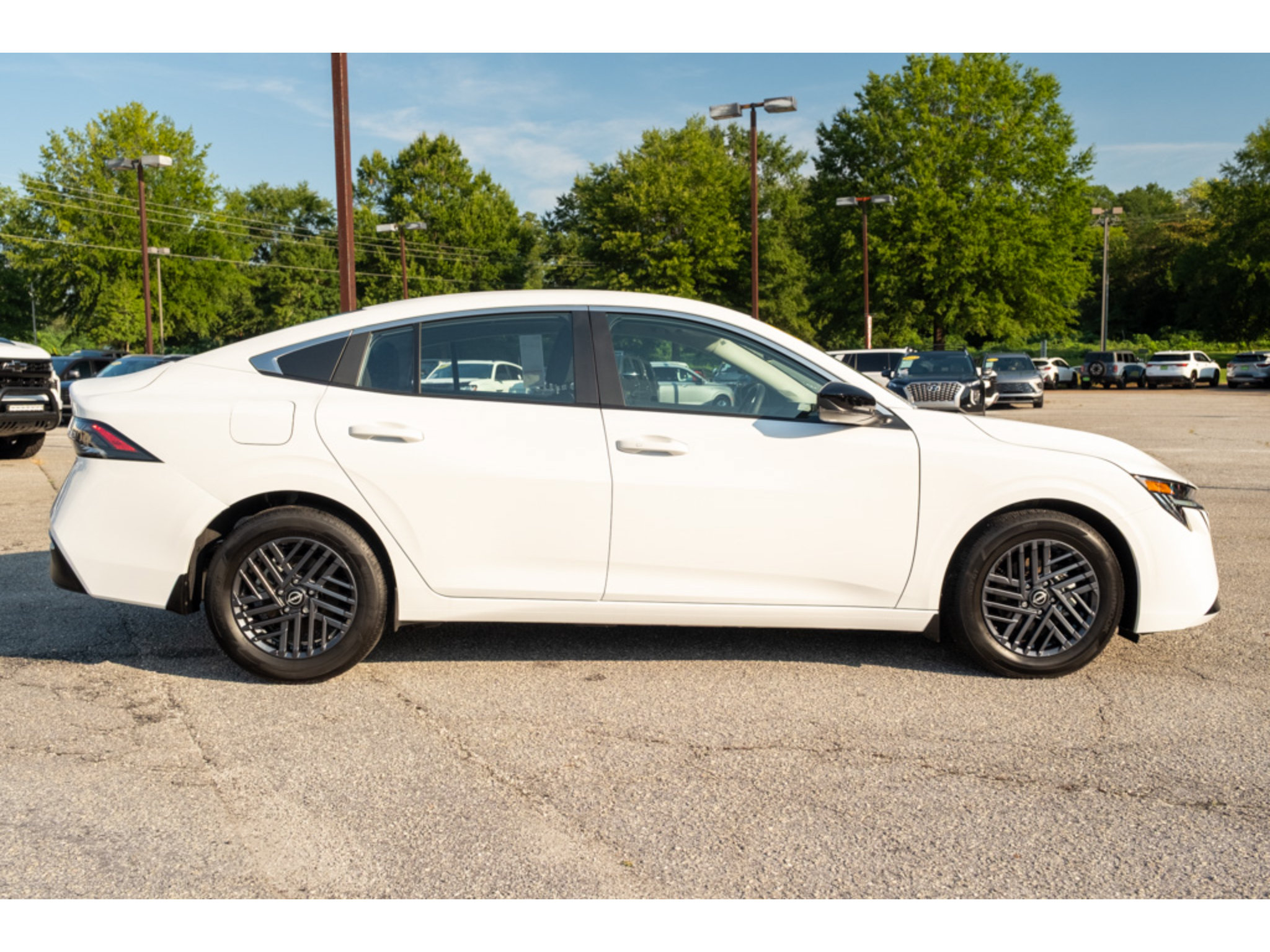 Used 2026 Nissan Sentra SV w/ SV Convenience Package FWD image 9