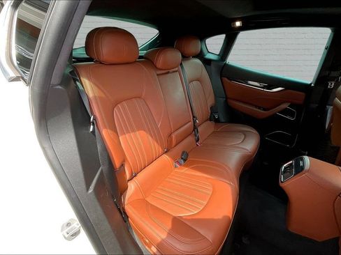 Used 2023 Maserati Levante GT AWD/4WD image 22