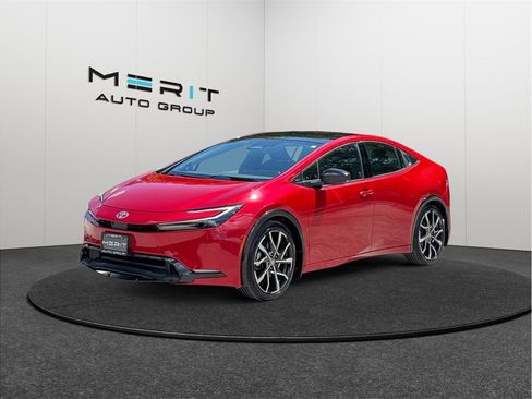 Used 2023 Toyota Prius Prime Premium FWD image 4