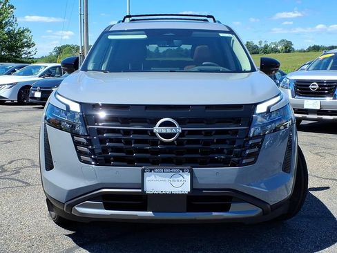 New 2026 Nissan Pathfinder Platinum AWD/4WD image 2