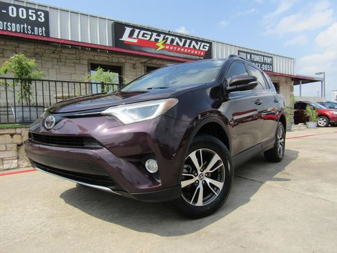 Used 2017 Toyota RAV4 XLE FWD image 1