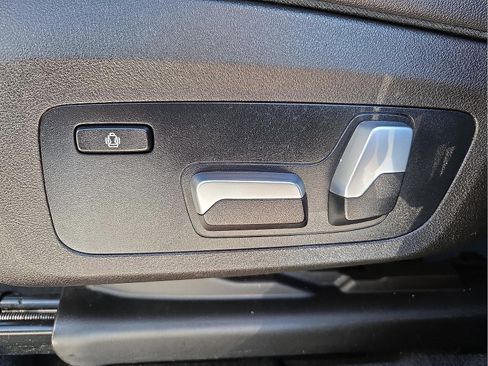 Used 2019 BMW X3 xDrive30i w/ Driving Assistance Package image 15