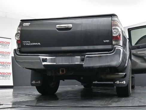 Used 2015 Toyota Tacoma 4x4 Double Cab image 38