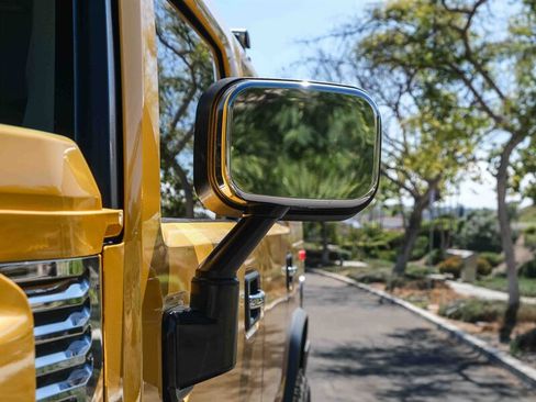 Used 2004 HUMMER H2 w/ Chrome Appearance Package image 52