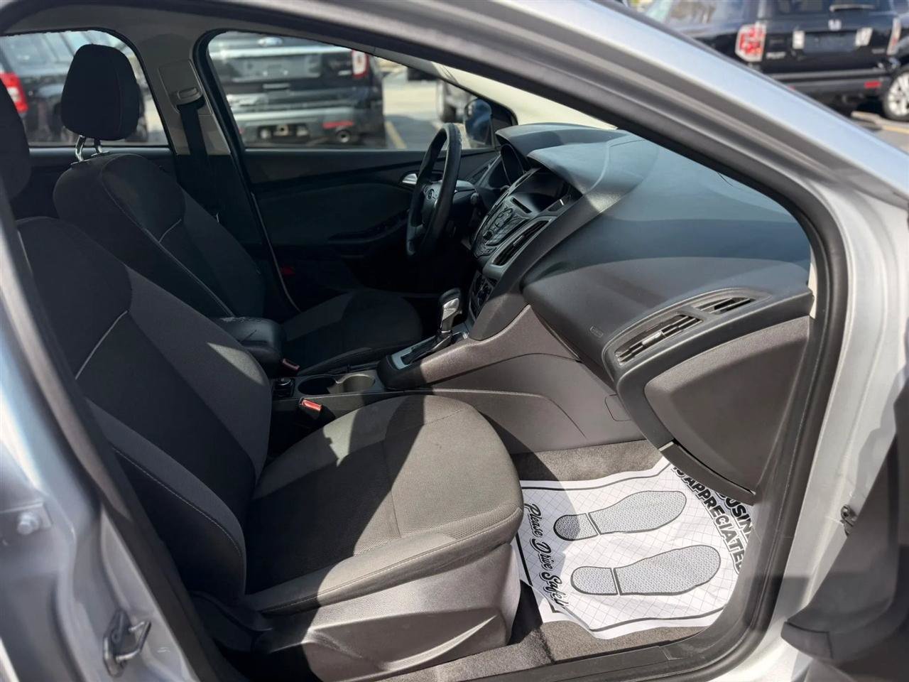 Used 2012 Ford Focus SE FWD image 27