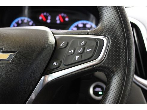 Used 2019 Chevrolet Equinox LS image 28