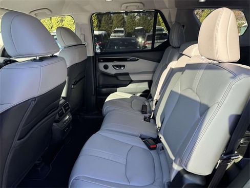 New 2025 Honda Pilot EX-L image 9