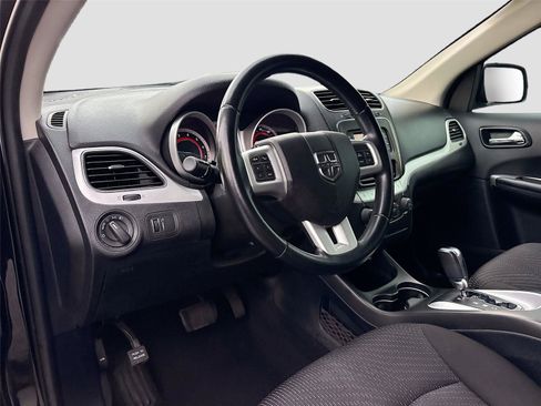 Used 2020 Dodge Journey SE w/ SE Popular Equipment Group FWD image 10