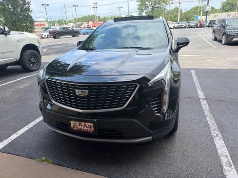 Used 2019 Cadillac XT4 Premium Luxury FWD image 3