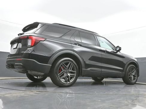 Used 2025 Ford Explorer ST-Line w/ ST-Line Street Pack AWD/4WD image 44