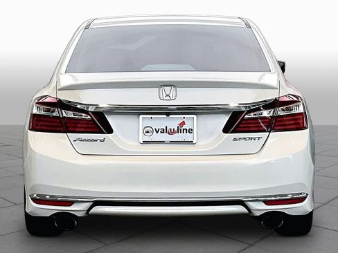 Used 2016 Honda Accord Sport image 4