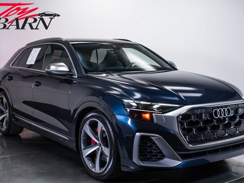 Used 2024 Audi SQ8 Prestige AWD/4WD image 7