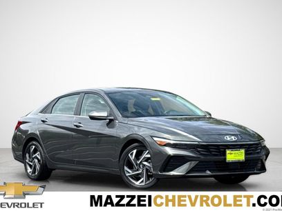 Used 2025 Hyundai Elantra Limited