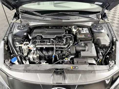 Used 2022 Hyundai Elantra SE FWD image 22