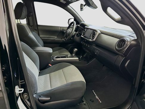 Used 2023 Toyota Tacoma TRD Off-Road w/ Technology Package image 32