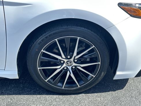 Used 2022 Toyota Camry SE image 14