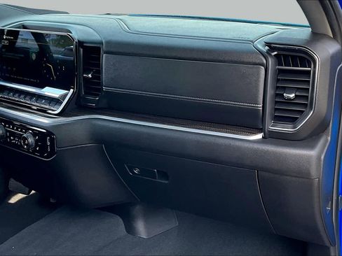 Used 2025 Chevrolet Silverado 1500 LT AWD/4WD image 19