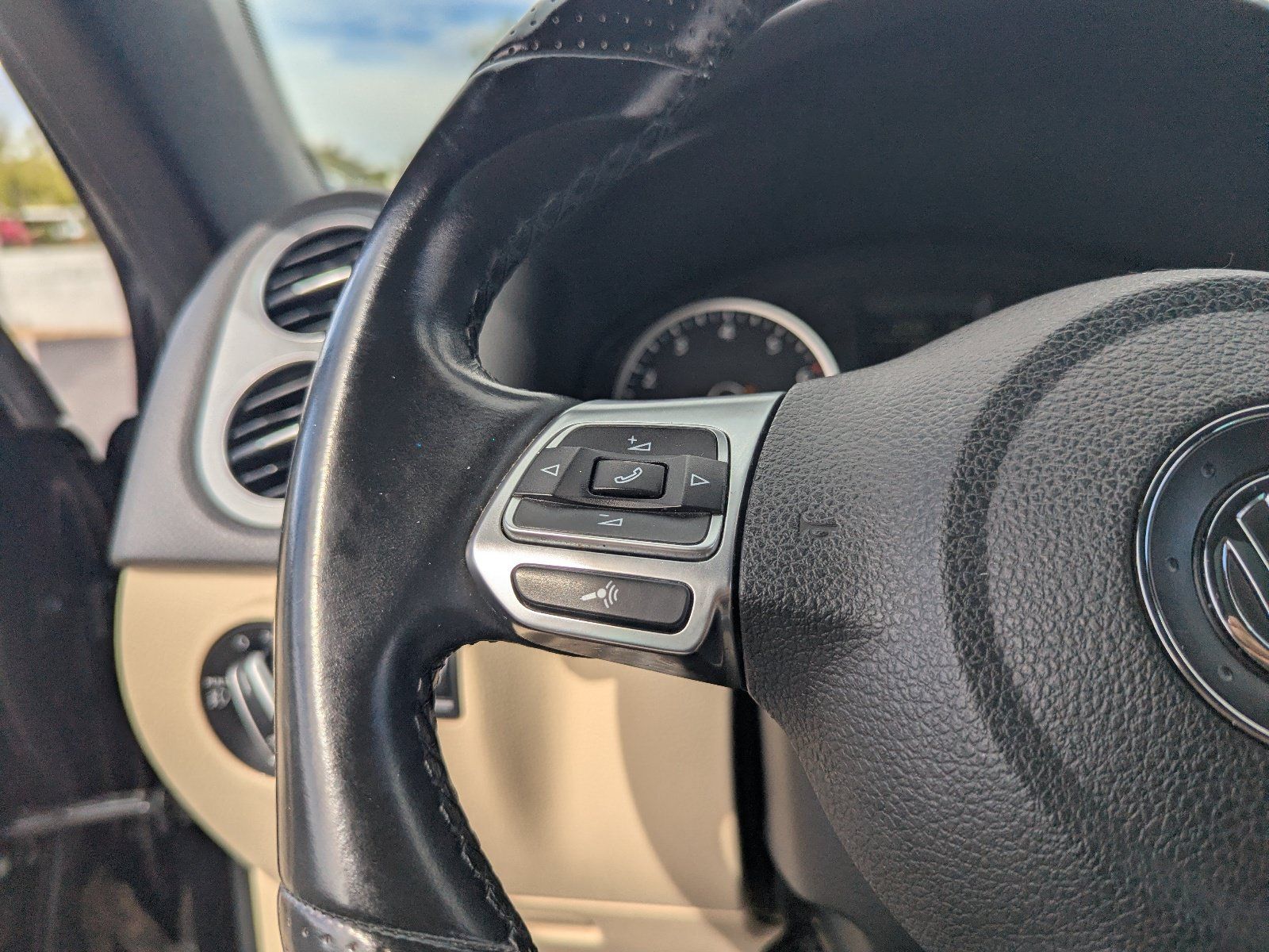 Used 2015 Volkswagen Tiguan R-Line AWD/4WD image 31