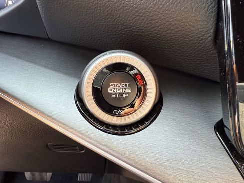 New 2025 Jeep Wagoneer L Series II w/ Convenience Group I image 16