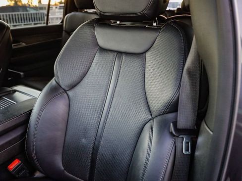 Certified 2024 Jeep Wagoneer L Series II w/ Flexible Seating Group image 26