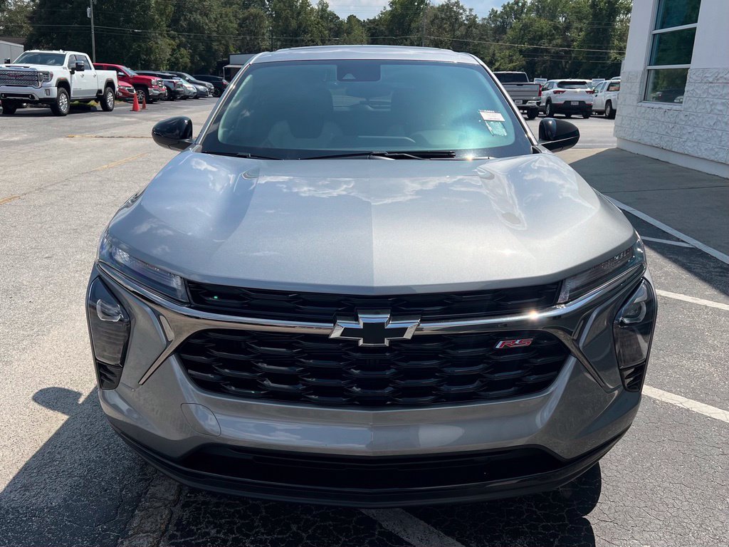 New 2026 Chevrolet Trax RS w/ Sunroof Package FWD image 5