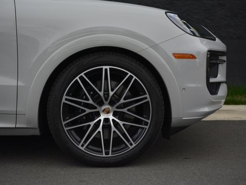 Certified 2025 Porsche Cayenne GTS image 42