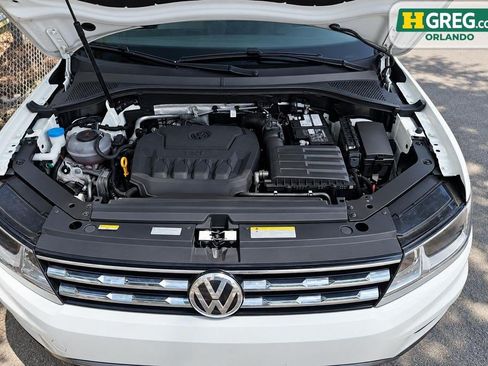 Used 2020 Volkswagen Tiguan SE w/ Panoramic Sunroof Package FWD image 14