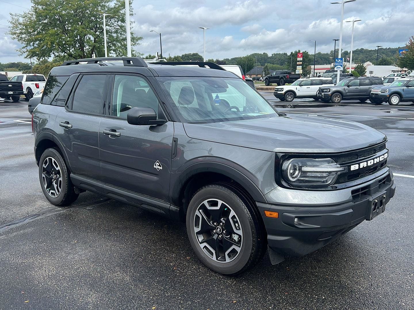 Used 2024 Ford Bronco Sport Outer Banks w/ Tech Package AWD/4WD image 2