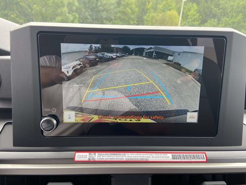 Used 2025 Toyota 4Runner SR5 AWD/4WD image 23