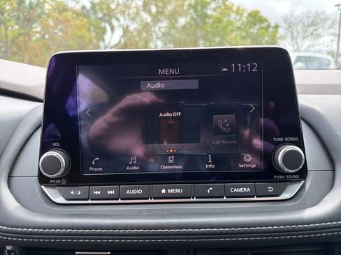 Used 2022 Nissan Rogue SV image 27