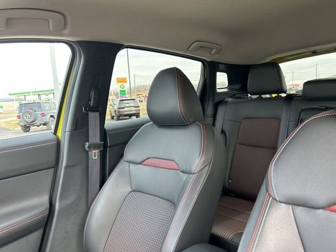 Used 2025 Nissan Kicks SR FWD image 12