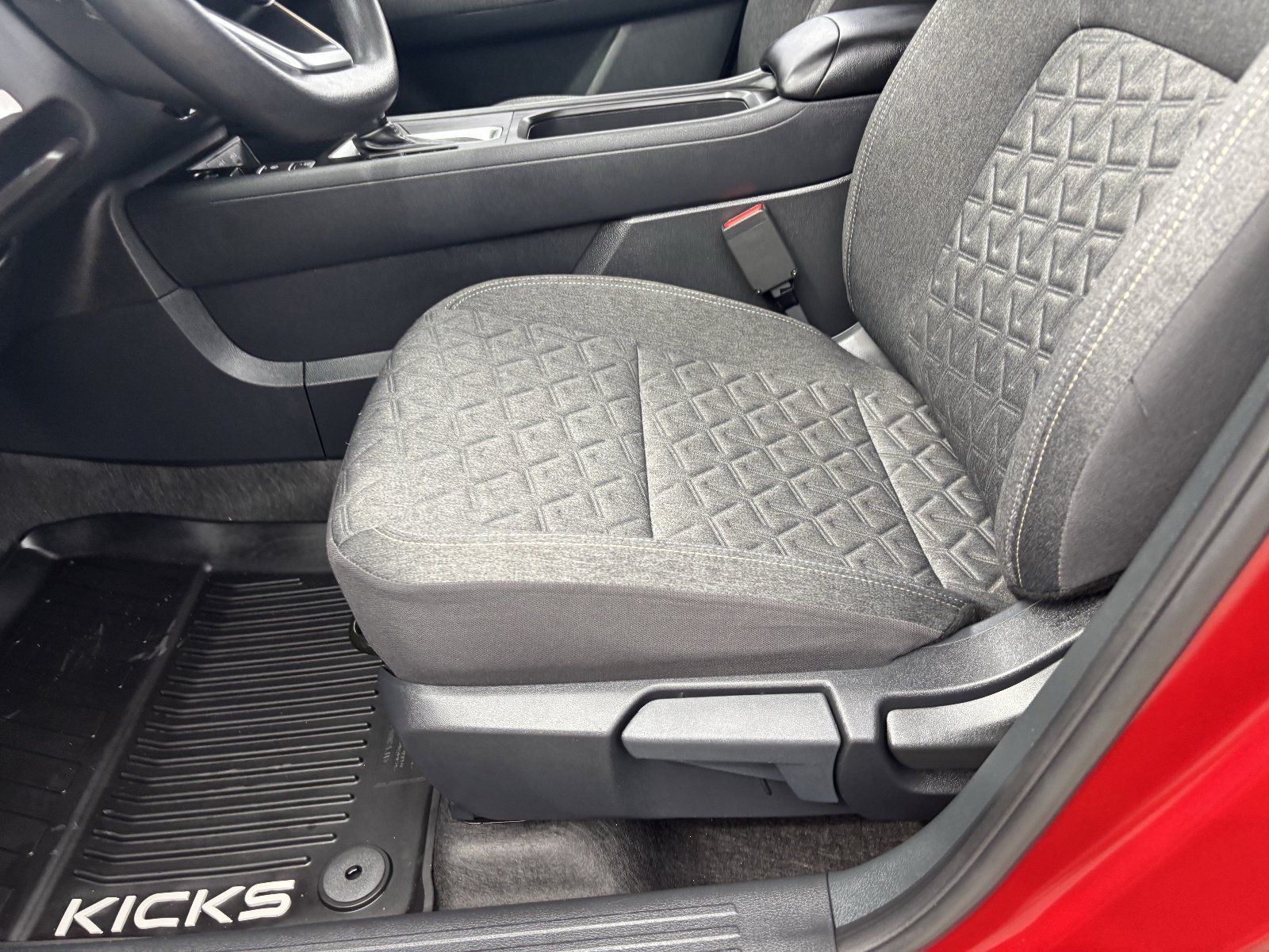Used 2026 Nissan Kicks SV FWD image 21