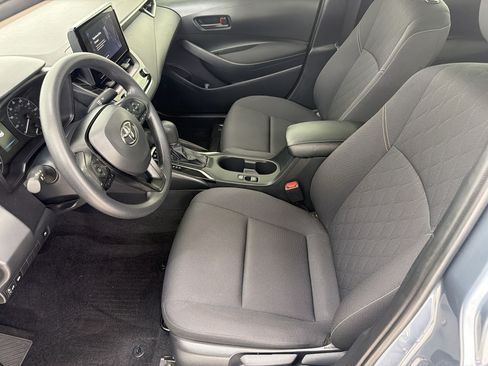 Used 2025 Toyota Corolla LE FWD image 5