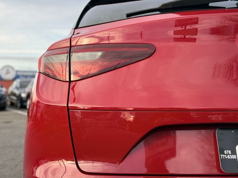 Used 2019 Alfa Romeo Stelvio image 9