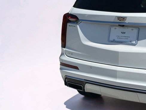 Used 2024 Cadillac XT6 Premium Luxury w/ Technology Package AWD/4WD image 15
