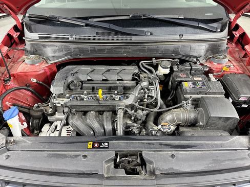 Used 2023 Hyundai Venue Limited image 31