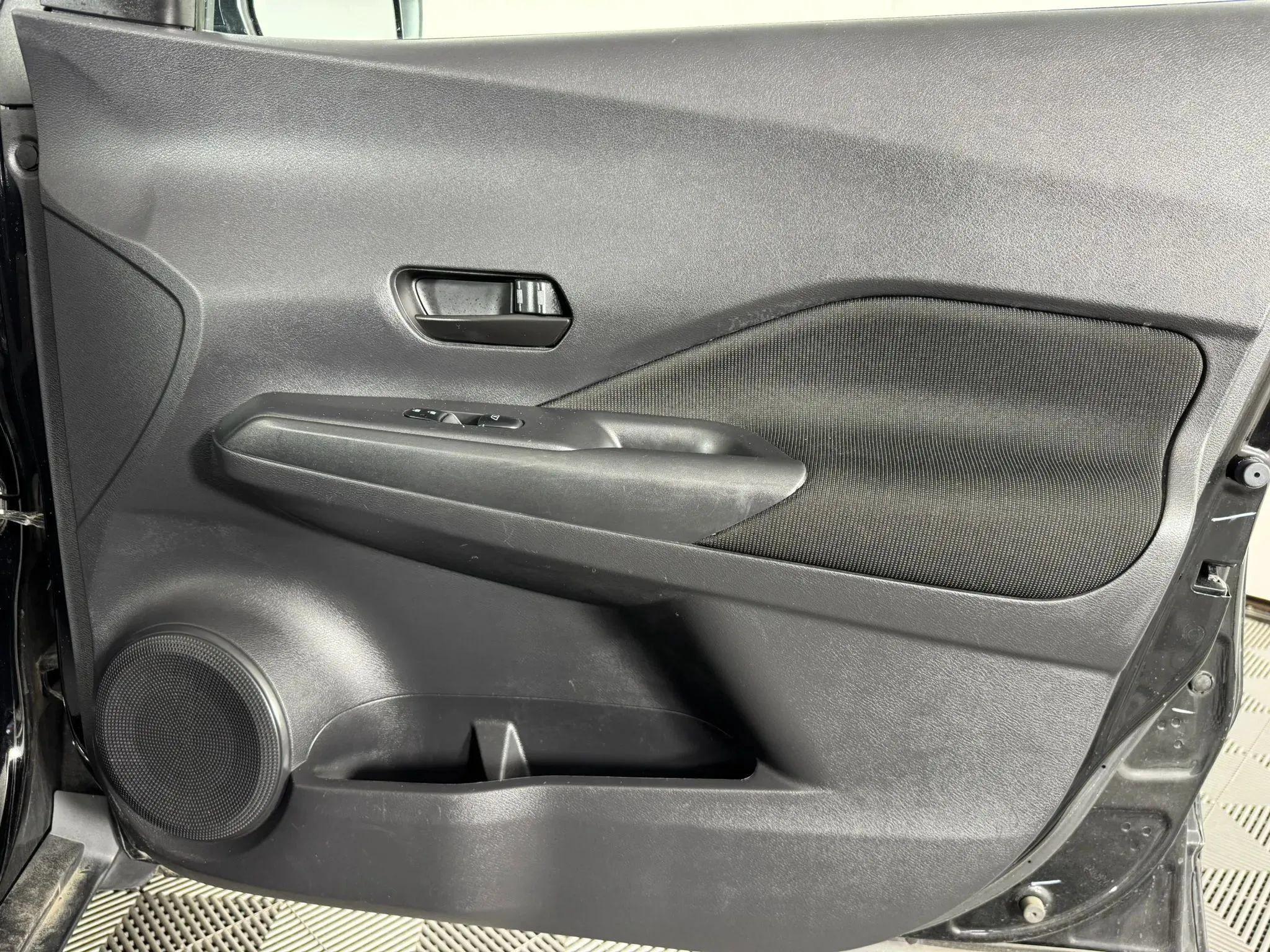 Used 2022 Nissan Kicks S FWD image 37