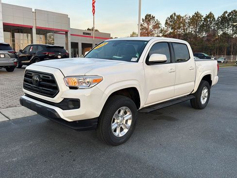 Used 2019 Toyota Tacoma SR image 1
