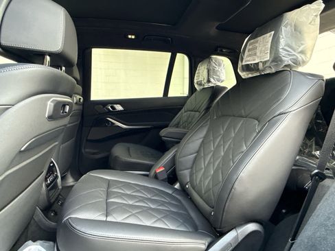 New 2026 BMW X7 xDrive40i w/ M Sport Package AWD/4WD image 16