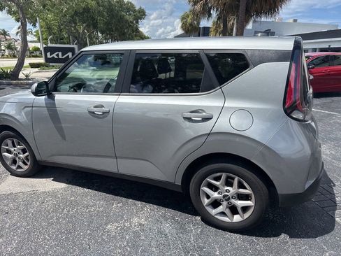 Used 2023 Kia Soul LX w/ Option Group 015 FWD image 10