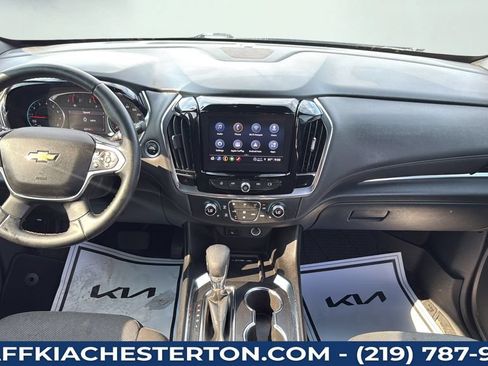 Used 2023 Chevrolet Traverse LT FWD image 17
