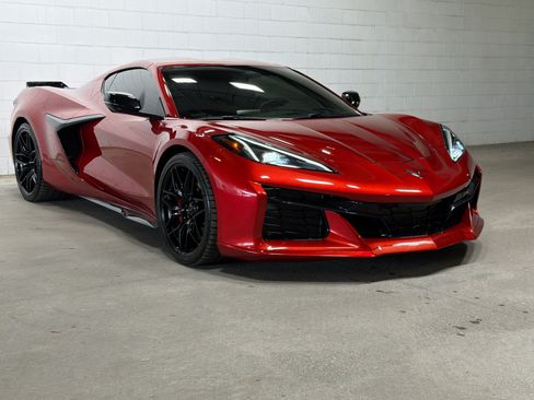 Used 2025 Chevrolet Corvette Z06 RWD image 6