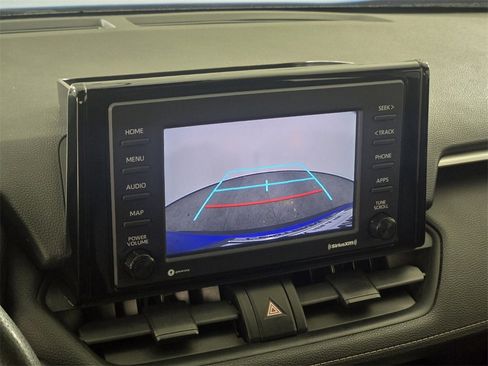 Used 2020 Toyota RAV4 LE image 28