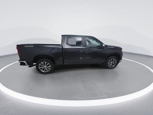 Used 2024 Chevrolet Silverado 1500 LT AWD/4WD image 9