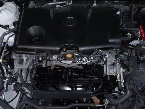 Used 2018 Toyota Camry XSE image 30