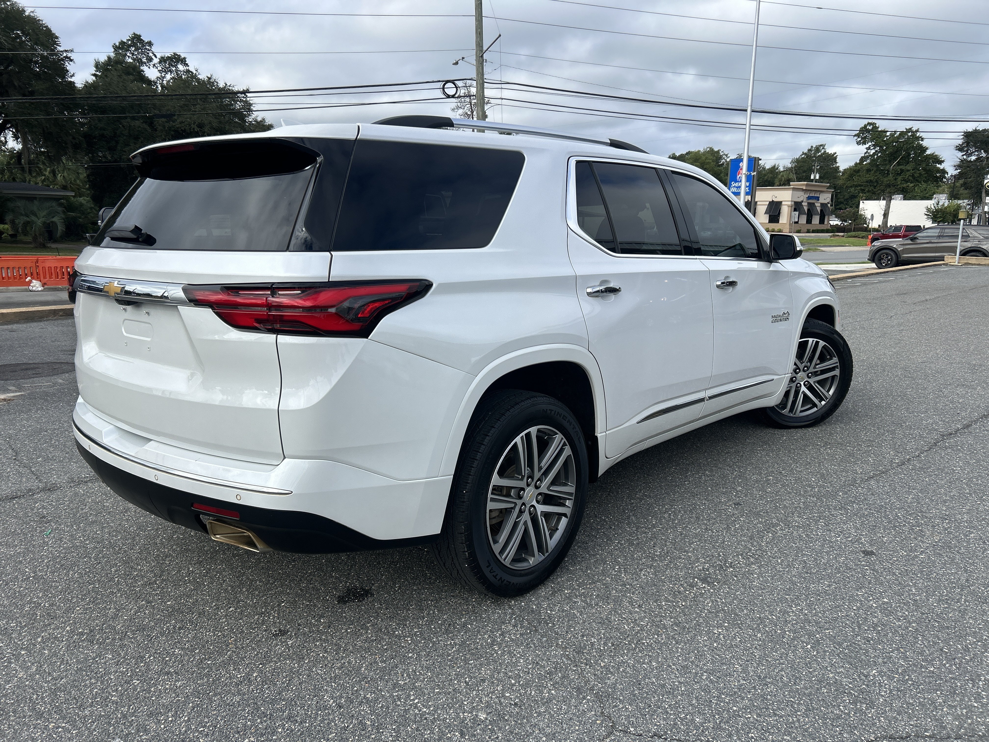 Used 2023 Chevrolet Traverse High Country w/ LPO, Floor Liner Package AWD/4WD image 7