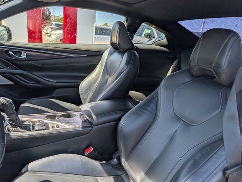 Used 2018 INFINITI Q60 Red Sport 400 w/ Sensory Package 3.0T Sport RWD image 7