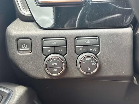 Used 2023 Chevrolet Silverado 1500 LT AWD/4WD image 29